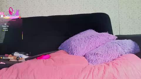 alanna_jones11_aws online show from 17, 1, 2026