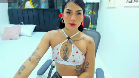 Snapshot of alanna_wild chatting on 28, 5, 2026 Alana online show from 28, 5, 2026
