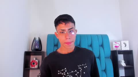 Snapshot of alannaughty_ chatting on 19, 1, 2025 alannaughty_ online show from 19, 1, 2025