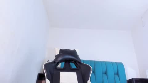 Snapshot of alannaughty_ chatting on 12, 2, 2025 alannaughty_ online show from 12, 2, 2025