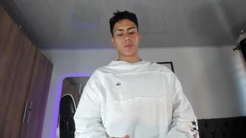 Snapshot of alannaughty_ chatting on 10, 1, 2026 alannaughty_ online show from 10, 1, 2026