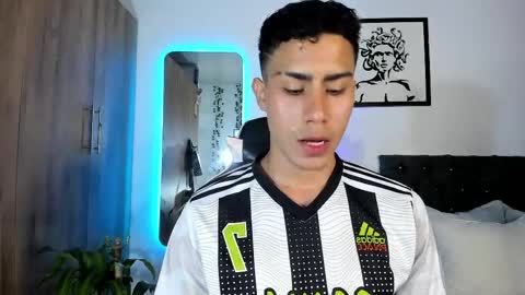 alannaughty_ online show from 15, 4, 2026