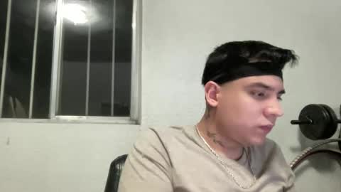 Snapshot of albertoarenas16 chatting on 17, 4, 2026 albertoarenas16 online show from 17, 4, 2026