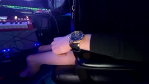 Albinokingcurve online show from 10, 4, 2026