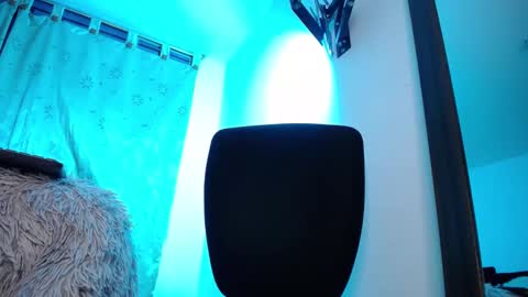 Snapshot of aleeehsanz chatting on 18, 12, 2024 online show from 18, 12, 2024