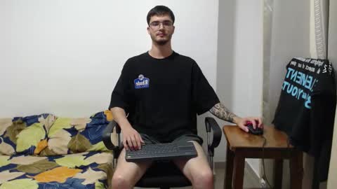 Snapshot of aleex_miller chatting on 11, 10, 2025 aleex_miller online show from 11, 10, 2025