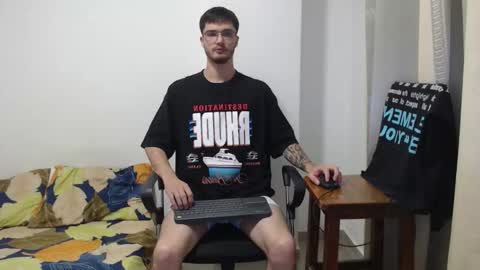 Snapshot of aleex_miller chatting on 14, 10, 2025 aleex_miller online show from 14, 10, 2025