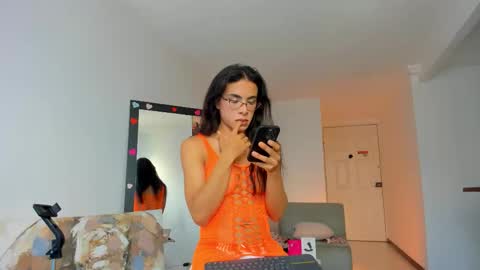 Snapshot of aleja_arango chatting on 19, 2, 2026 Alejandra Arango online show from 19, 2, 2026