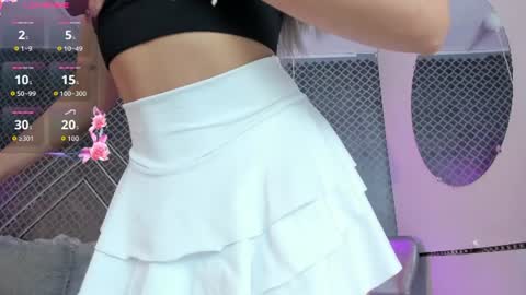 Snapshot of aleja_bloom chatting on 28, 7, 2026 aleja_bloom online show from 28, 7, 2026