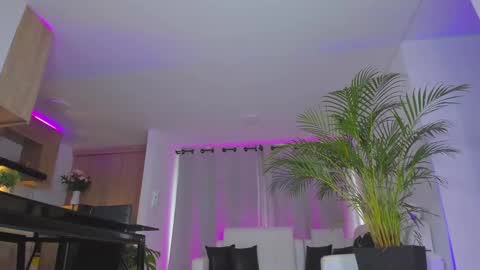 A L E J A N D R A online show from 28, 2, 2025