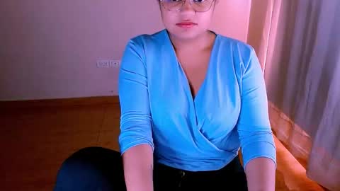 Snapshot of alejandra_conde chatting on 10, 10, 2025 Alejandra online show from 10, 10, 2025