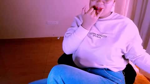 Snapshot of alejandra_conde chatting on 14, 10, 2025 Alejandra online show from 14, 10, 2025