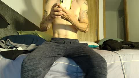 Snapshot of alejandro_bigcock chatting on 30, 1, 2025 Alejandro Hernndez online show from 30, 1, 2025