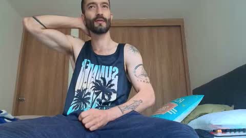 Snapshot of alejandro_bigcock chatting on 11, 10, 2025 Alejandro Hernndez online show from 11, 10, 2025