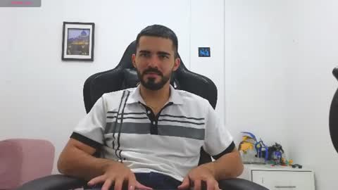 alejandroo_7 online show from 11, 6, 2026