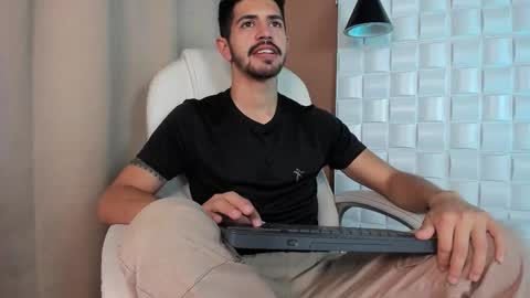 Alejo  online show from 17, 10, 2025