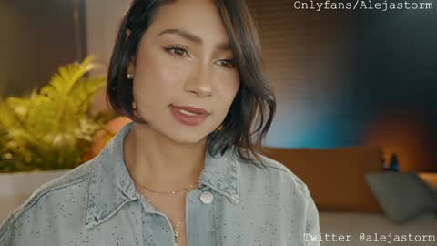 Snapshot of alejastorm chatting on 2, 2, 2025 Alejandra online show from 2, 2, 2025