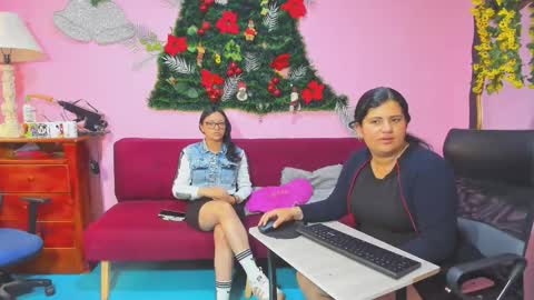 Snapshot of alejita_smithh chatting on 22, 12, 2025 zoe and Kataleya online show from 22, 12, 2025