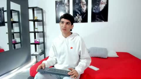alejo_gray1 online show from 24, 2, 2026