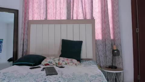 alejo_gray1 online show from 9, 4, 2026