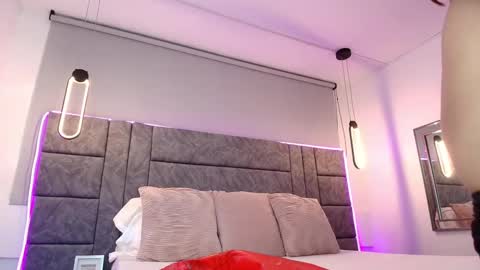 Snapshot of aleka_williams_ chatting on 25, 9, 2025 aleka_williams_ online show from 25, 9, 2025
