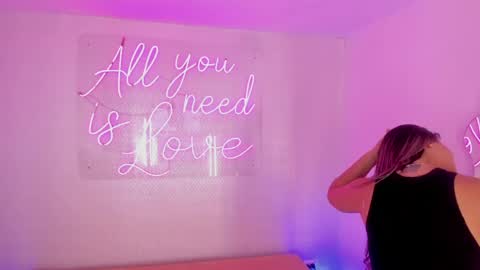 Snapshot of aleksandra_miller chatting on 18, 4, 2026 Aleksandra online show from 18, 4, 2026