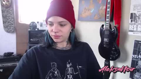 Snapshot of aleksanoir chatting on 3, 2, 2025 AleksaNoir online show from 3, 2, 2025