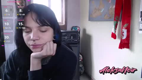 Snapshot of aleksanoir chatting on 10, 3, 2025 AleksaNoir online show from 10, 3, 2025