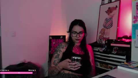 Snapshot of aleksanoir chatting on 17, 7, 2026 AleksaNoir online show from 17, 7, 2026