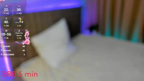 Snapshot of alekse_eva chatting on 1, 2, 2025 Leslie online show from 1, 2, 2025