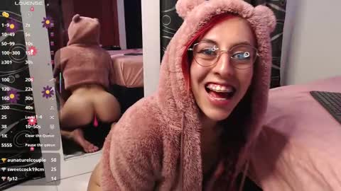 Snapshot of alektra_bryce chatting on 7, 3, 2025 alektra_bryce online show from 7, 3, 2025