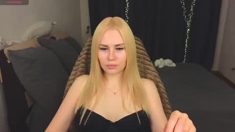 Snapshot of alena_hot_sex chatting on 5, 3, 2025 Alena online show from 5, 3, 2025