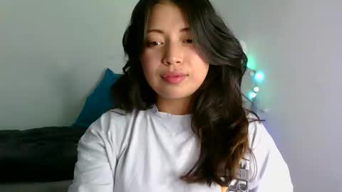 QUEEN OFF MILk  IM BACK  15 NOV online show from 25, 3, 2026