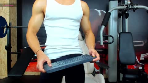 Snapshot of aless_king chatting on 8, 2, 2025 Alessandro King online show from 8, 2, 2025