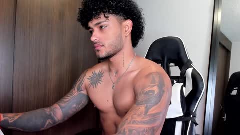 Snapshot of alessandro_vanni chatting on 8, 1, 2025 Alessandro Vanni online show from 8, 1, 2025