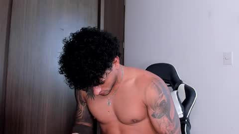 Snapshot of alessandro_vanni chatting on 4, 2, 2025 Alessandro Vanni online show from 4, 2, 2025