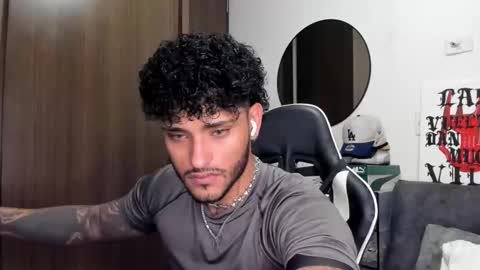 Snapshot of alessandro_vanni chatting on 9, 9, 2025 Alessandro Vanni online show from 9, 9, 2025