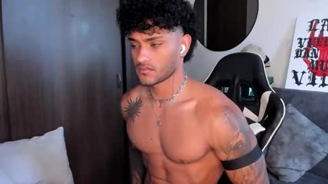 Snapshot of alessandro_vanni chatting on 28, 9, 2025 Alessandro Vanni online show from 28, 9, 2025