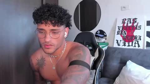 Snapshot of alessandro_vanni chatting on 2, 10, 2025 Alessandro Vanni online show from 2, 10, 2025
