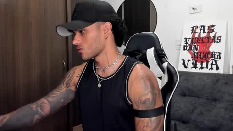 Snapshot of alessandro_vanni chatting on 8, 10, 2025 Alessandro Vanni online show from 8, 10, 2025