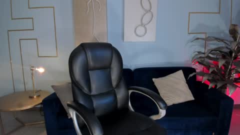 Snapshot of alessaromero chatting on 5, 1, 2025 ALESSA ROMERO online show from 5, 1, 2025
