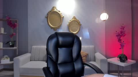 Snapshot of alessaromero chatting on 2, 2, 2025 ALESSA ROMERO online show from 2, 2, 2025