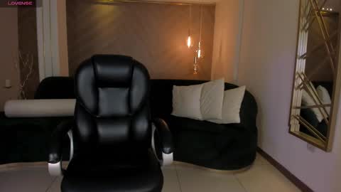 Snapshot of alessiacorleone_ chatting on 23, 10, 2025 Alessia online show from 23, 10, 2025