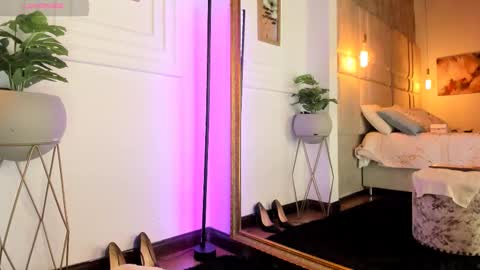 Alessia online show from 25, 2, 2025