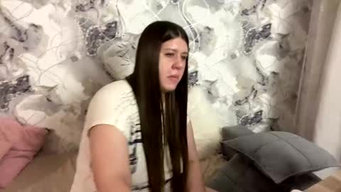 Aletta Oushen online show from 3, 2, 2025