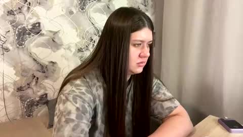 Aletta Oushen online show from 4, 2, 2025