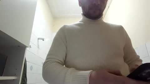 Snapshot of alex572241 chatting on 4, 12, 2025 alex572241 online show from 4, 12, 2025