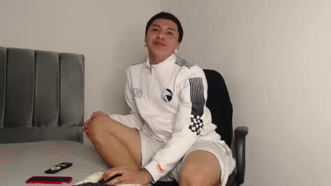 Snapshot of alex__lover chatting on 5, 1, 2025 Owen online show from 5, 1, 2025