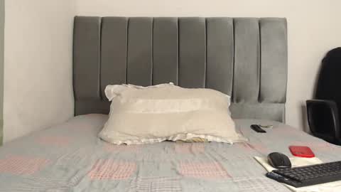 Snapshot of alex__lover chatting on 6, 1, 2025 Owen online show from 6, 1, 2025