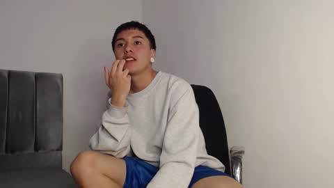 Snapshot of alex__lover chatting on 8, 11, 2025 Owen online show from 8, 11, 2025